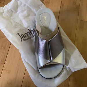 New Jambu Slides Size 8